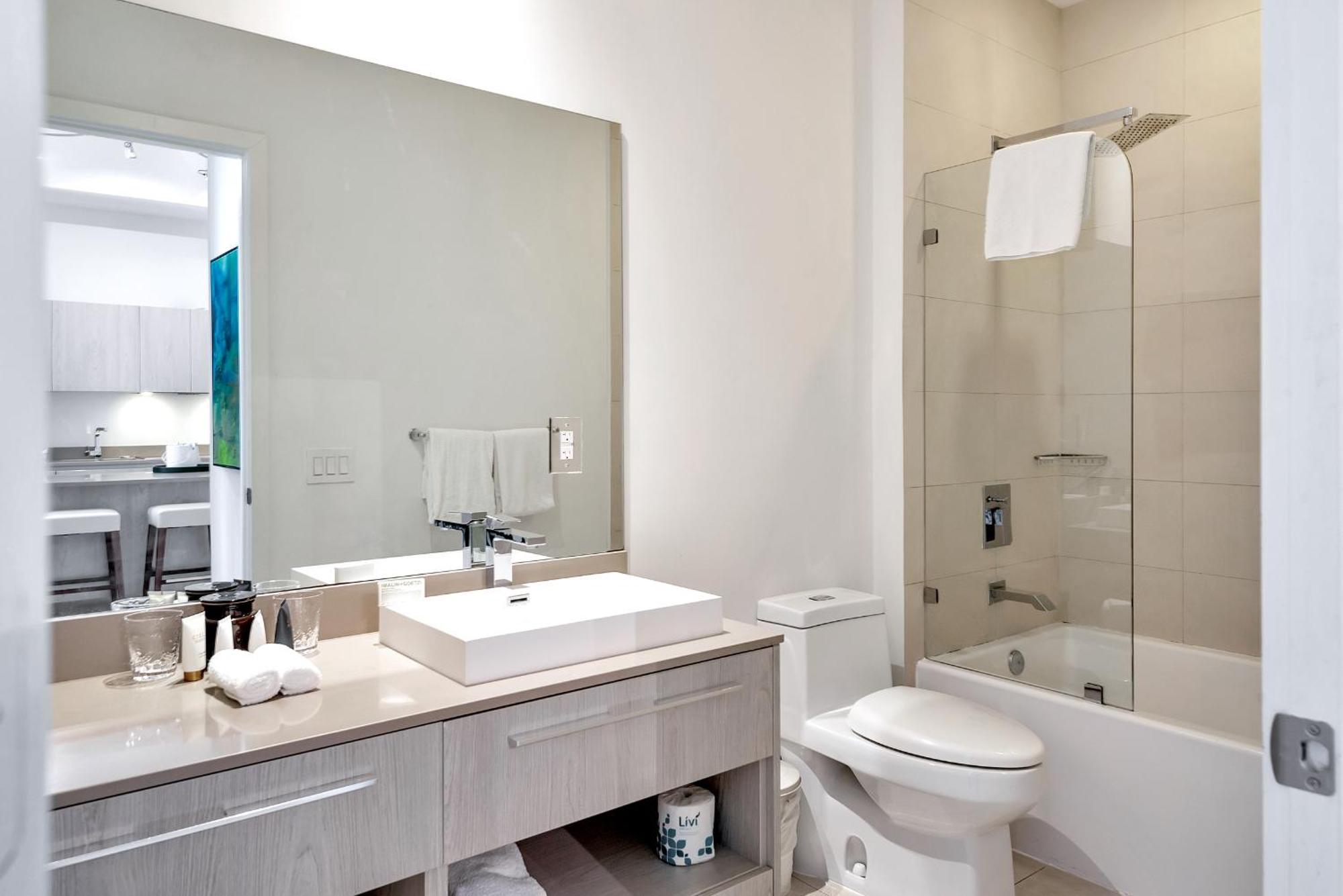 203-1Br/1Ba At The Beach Gem! Lux Amenities! Голлівуд Екстер'єр фото