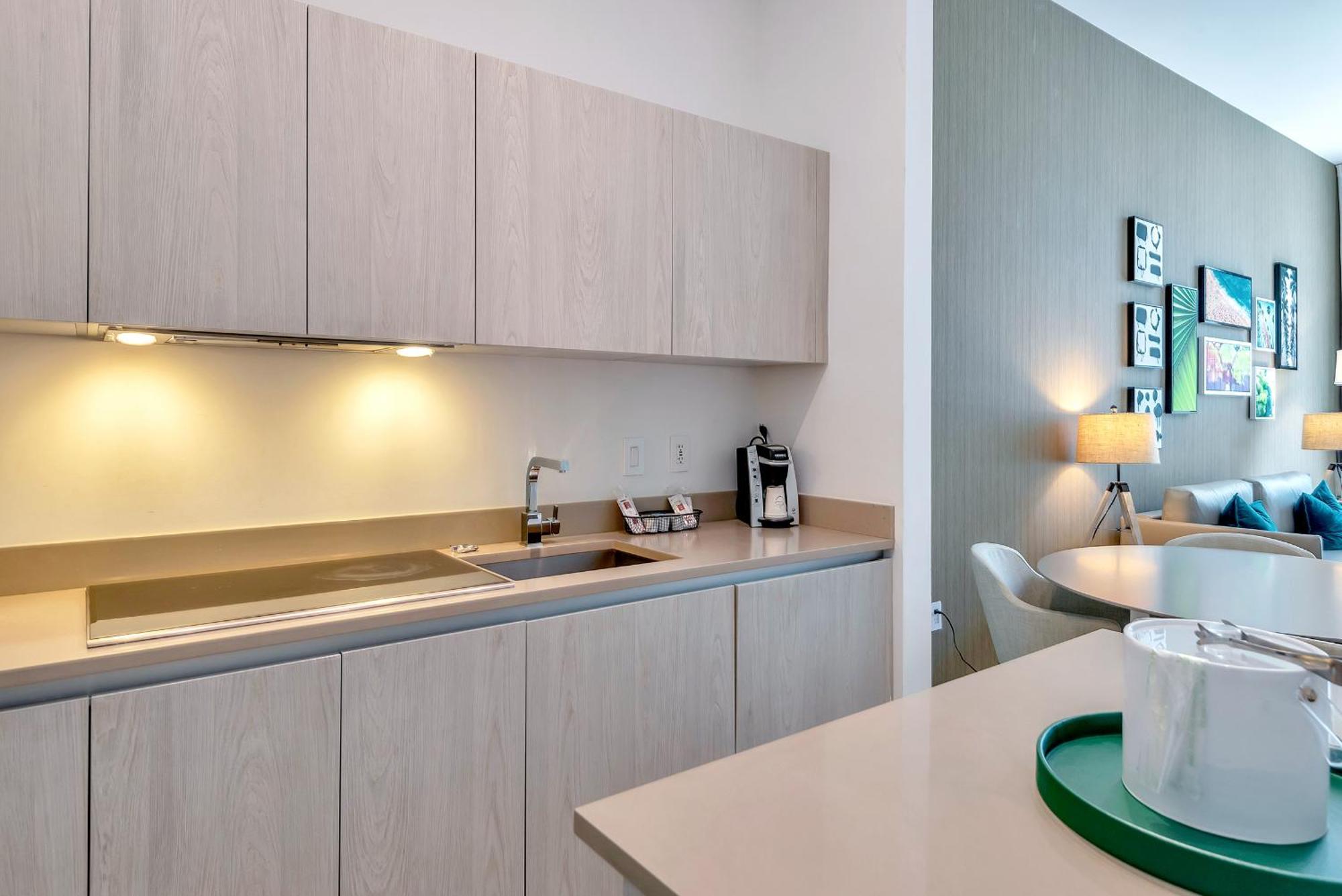 203-1Br/1Ba At The Beach Gem! Lux Amenities! Голлівуд Екстер'єр фото