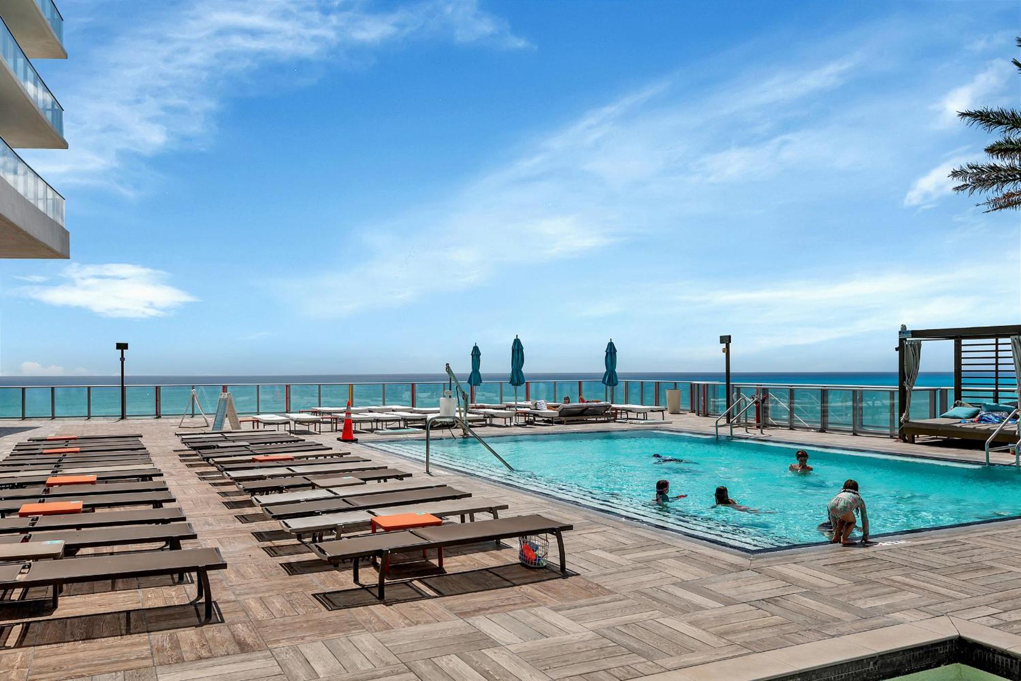 203-1Br/1Ba At The Beach Gem! Lux Amenities! Голлівуд Екстер'єр фото
