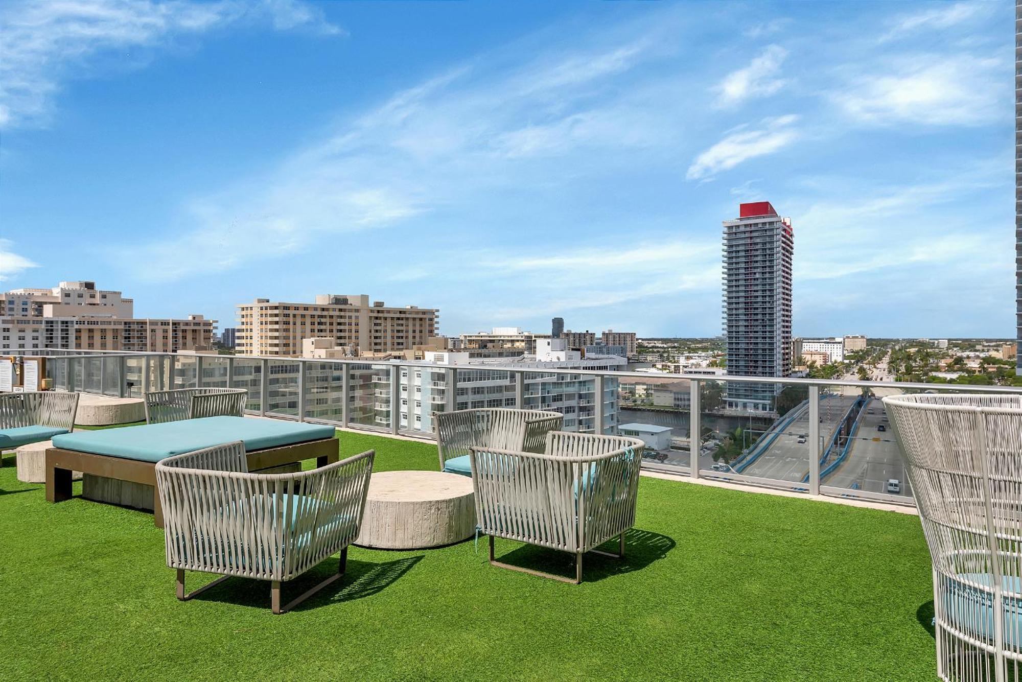 203-1Br/1Ba At The Beach Gem! Lux Amenities! Голлівуд Екстер'єр фото
