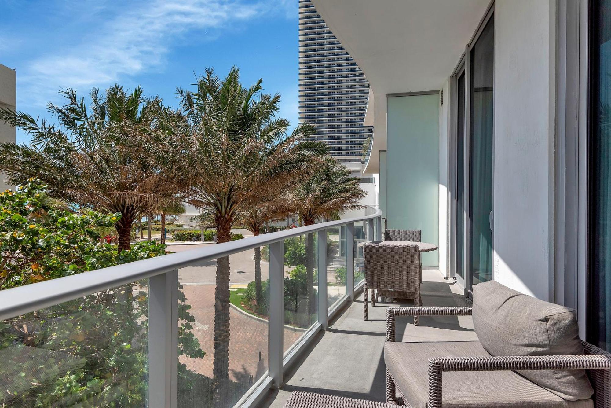 203-1Br/1Ba At The Beach Gem! Lux Amenities! Голлівуд Екстер'єр фото